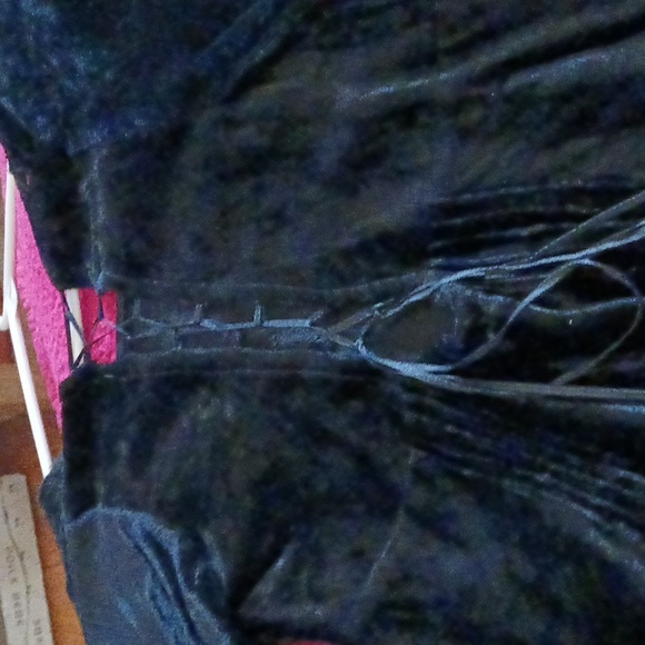 SOLD VELVET TOP - Picture 7 of 10